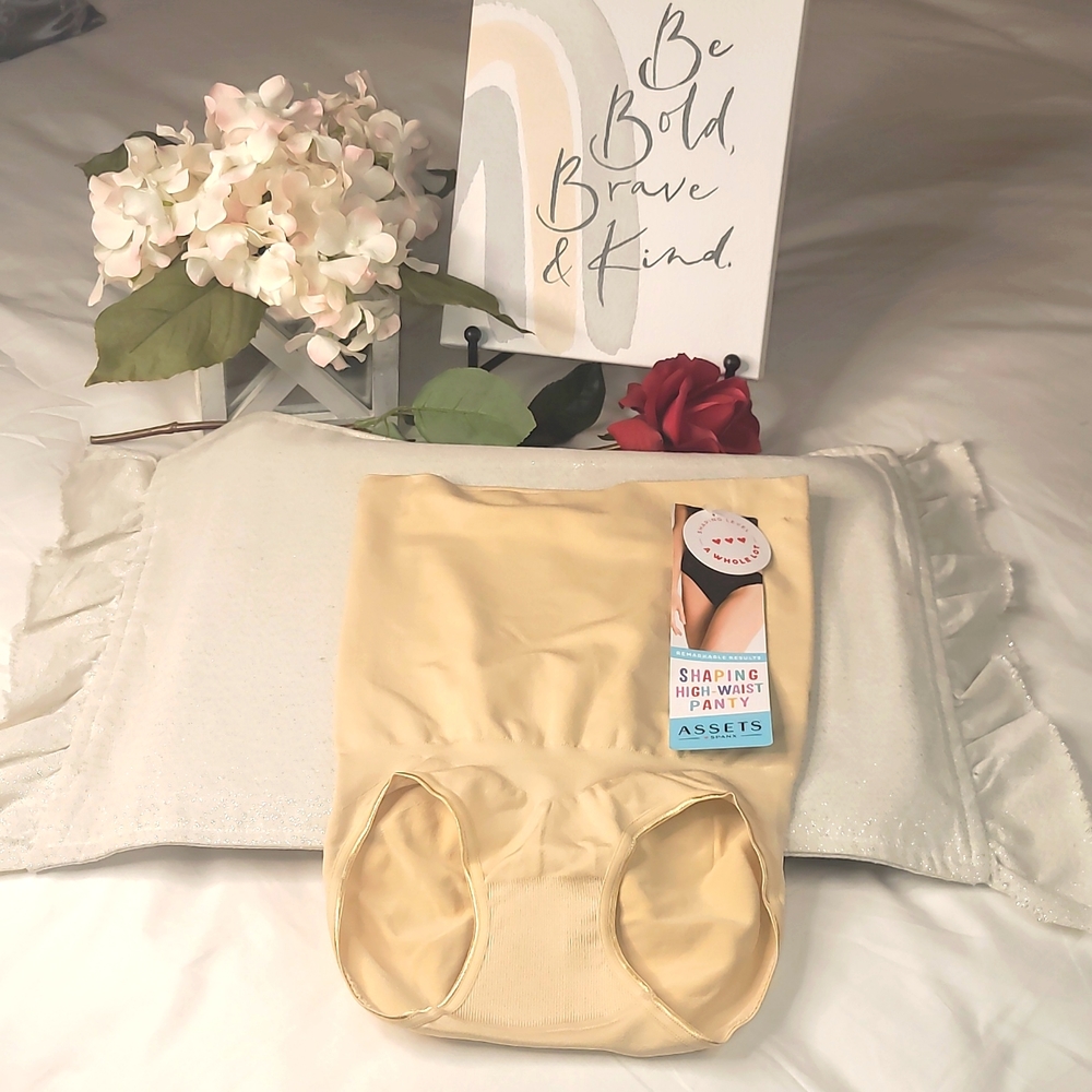 ASSETS by Spanx Intimate Shapewear Elegant wear Office wear Career